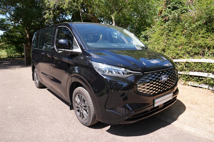 FORD TOURNEO CUSTOM 340 L2 ELECTRIC RWD 160kW 65kWh H1 Zetec 8 seater Auto